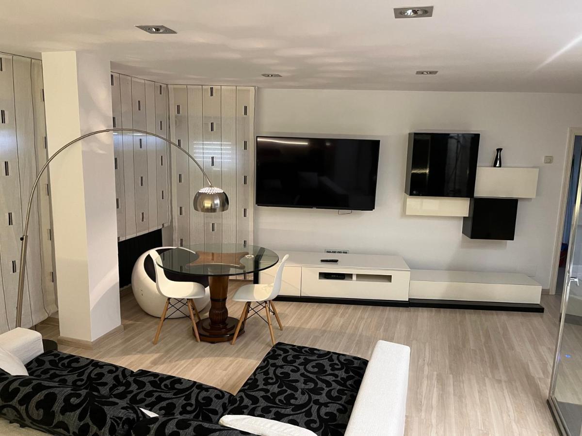 Black And White Suitte "Marques" Noja Luaran gambar