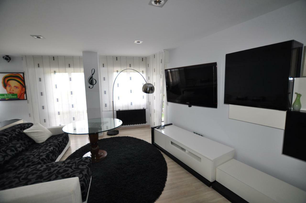 Black And White Suitte "Marques" Noja Luaran gambar